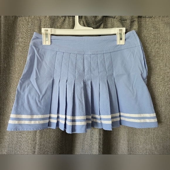Divided H&M Light Blue Pleated Front Tennis Skirt SZ 6 Preppy - Picture 1 of 3